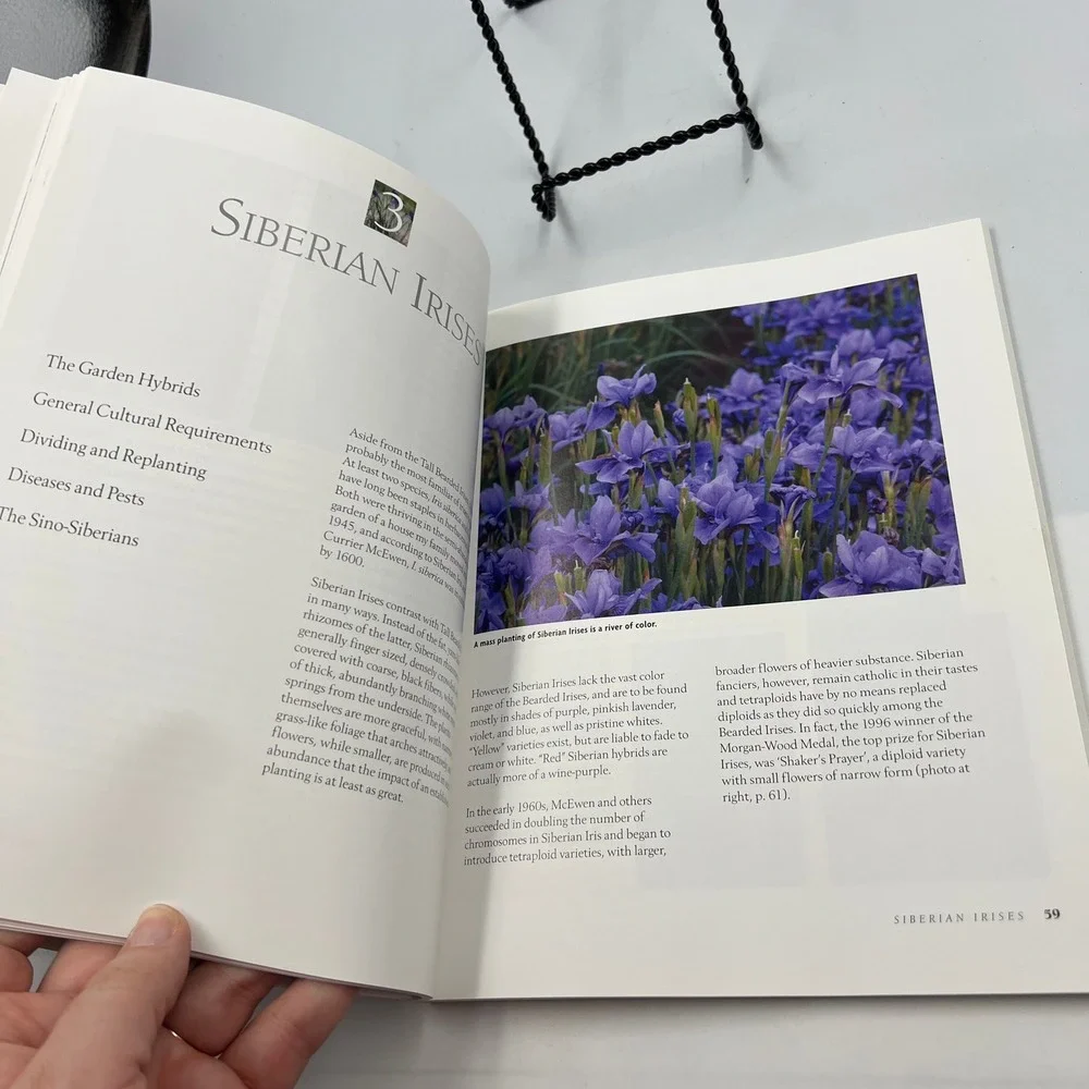The‎ Gardener's Iris Book - Paperback By Shear, William - GOOD